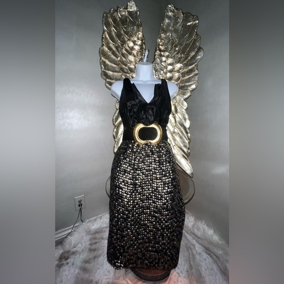 Gorgeous Carmen Marc Valvo Studded Cocktail Dress, Size 6 - Picture 7 of 17